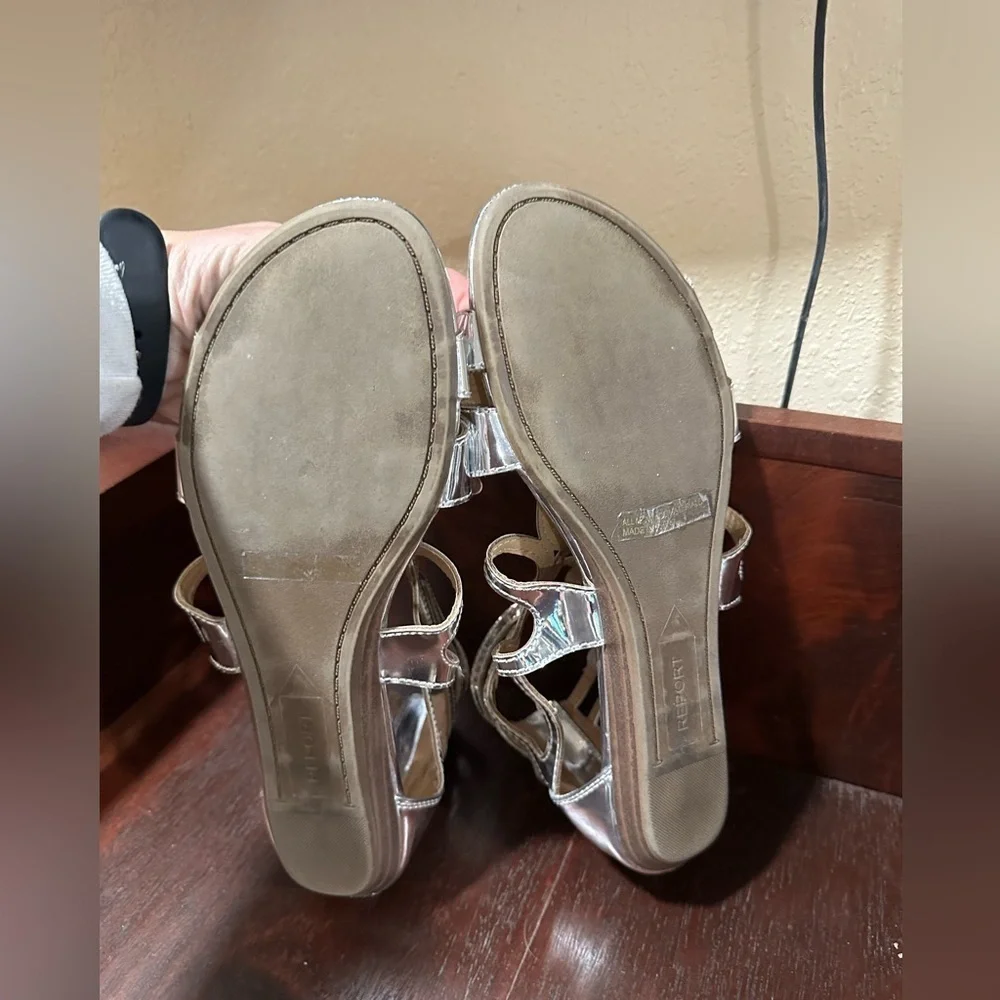 Report Silver Geometric Flat Sandals Size 9
